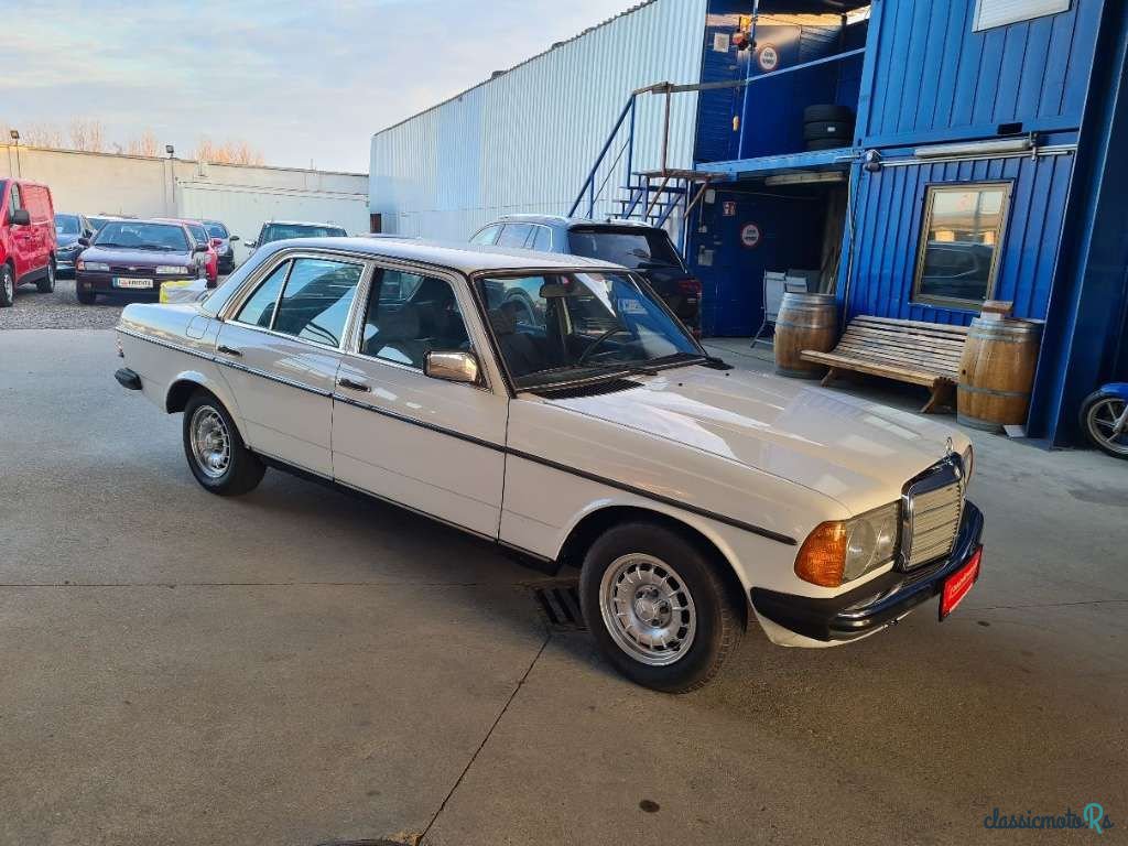 1977' Mercedes-Benz W123 photo #3