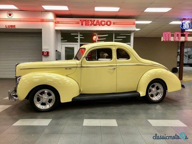 1940' Ford Deluxe photo #2