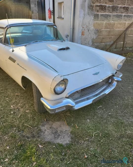 1957' Ford Thunderbird photo #2