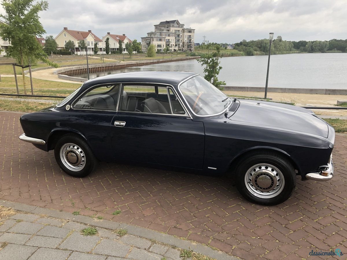 1968' Alfa Romeo 1750 photo #3