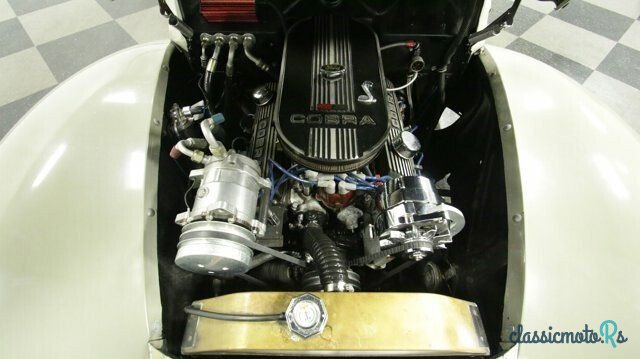 1940' Ford Deluxe photo #2