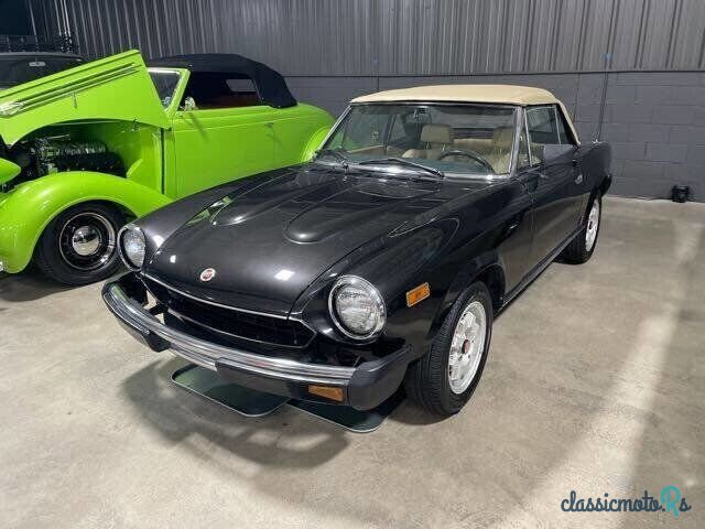 1982' Fiat 2000 Spider photo #3