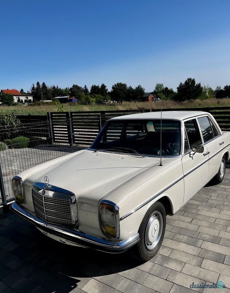 1969' Mercedes-Benz W114 230/8 photo #1