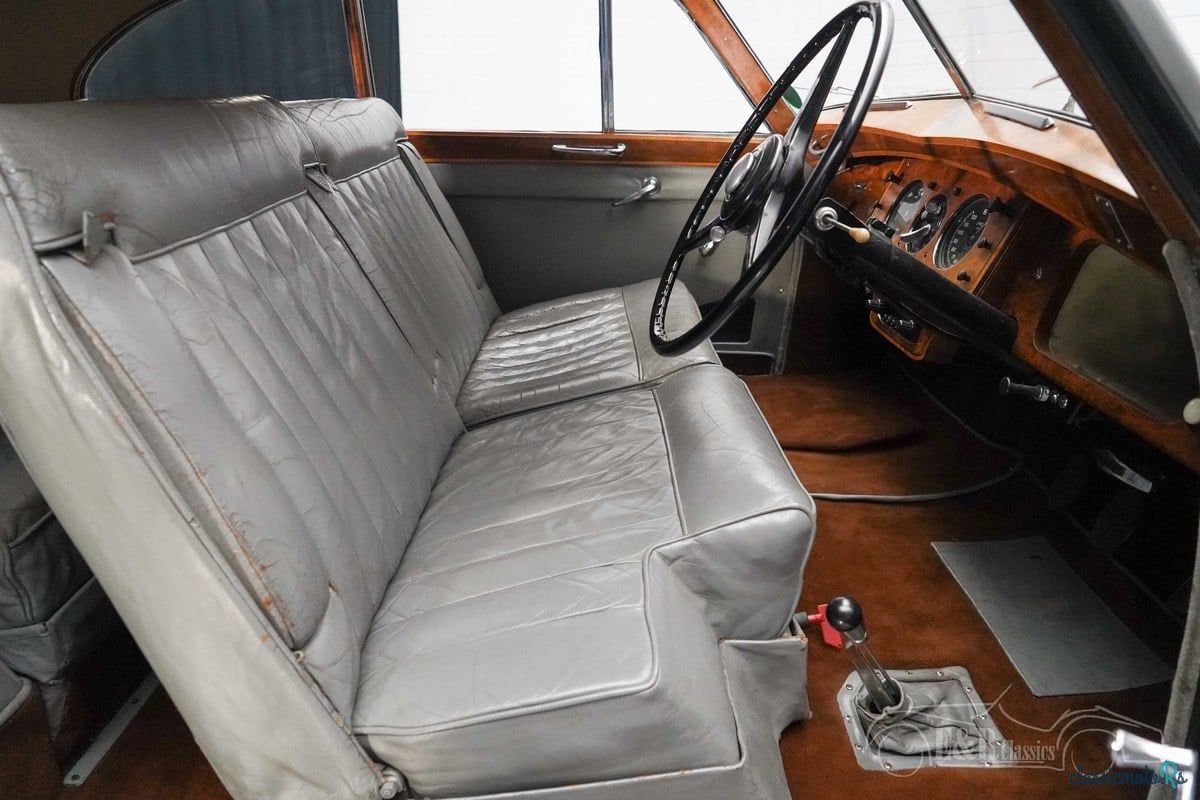 1954' Bentley R-Type photo #5