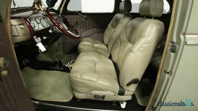 1940' Ford Deluxe photo #4