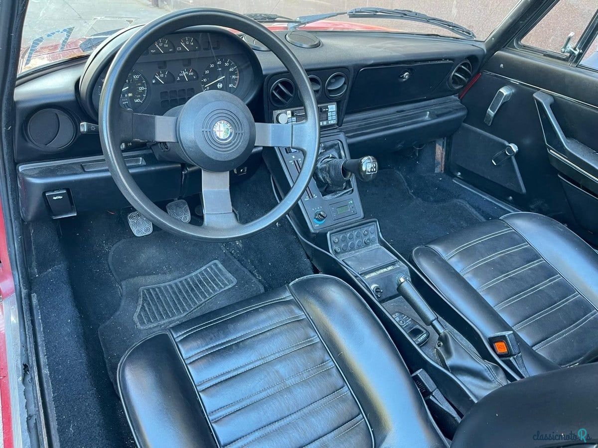 1986' Alfa Romeo Spider photo #5