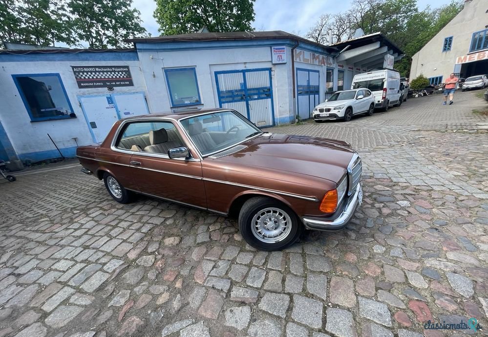 1974' Mercedes-Benz W123 photo #1