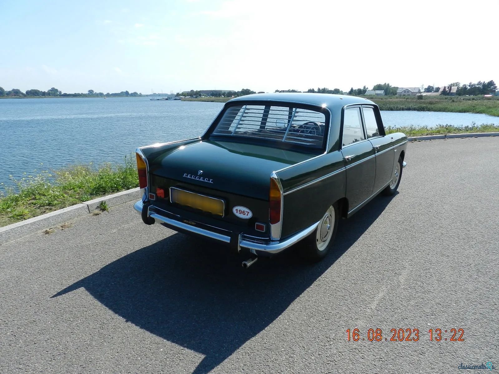 1967' Peugeot 404 photo #3