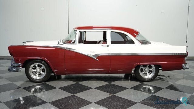 1956' Ford Fairlane photo #2