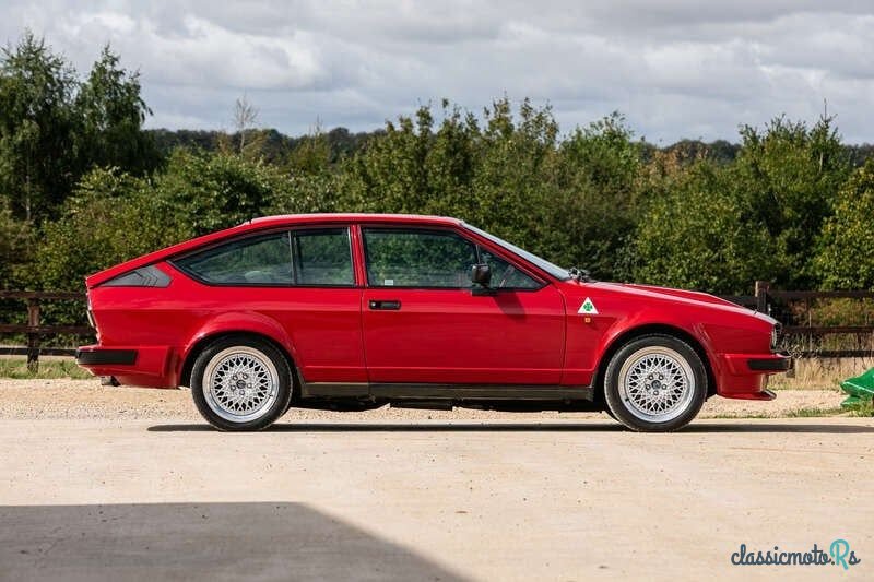 1983' Alfa Romeo Alfetta photo #4