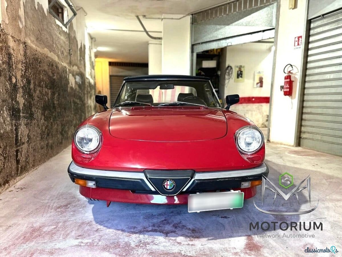 1989' Alfa Romeo Spider photo #5