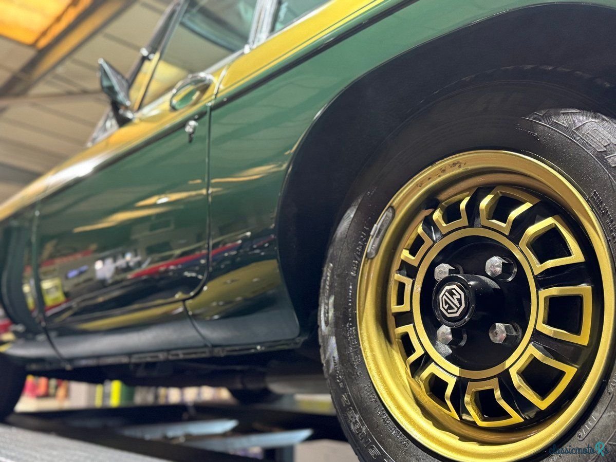1975' MG MGB photo #2