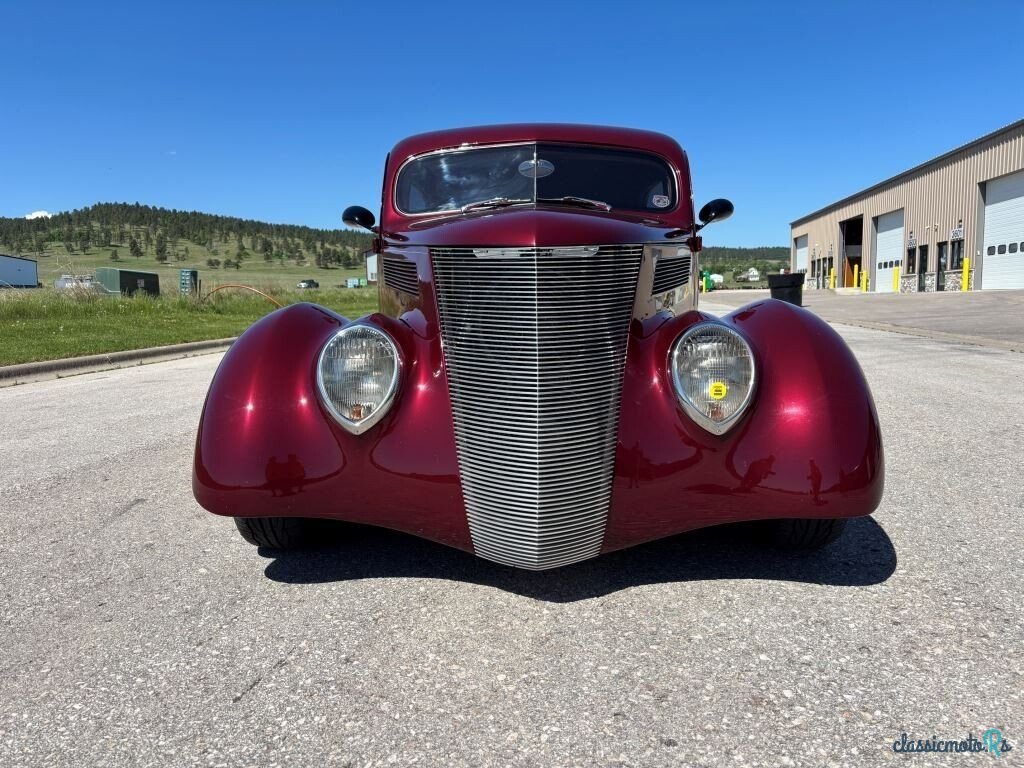 1937' Ford Custom photo #2