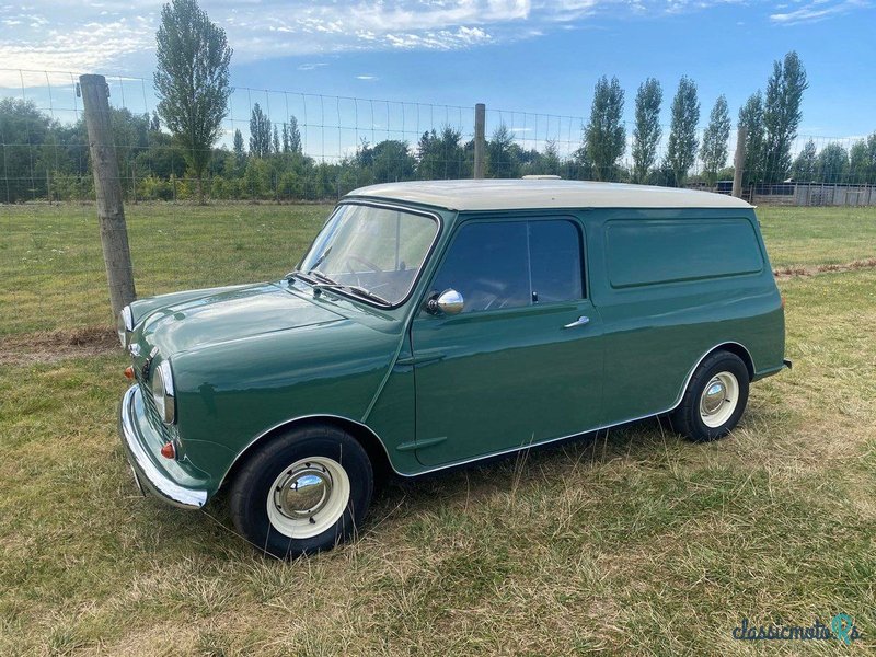 1971' Austin Mini Van photo #4