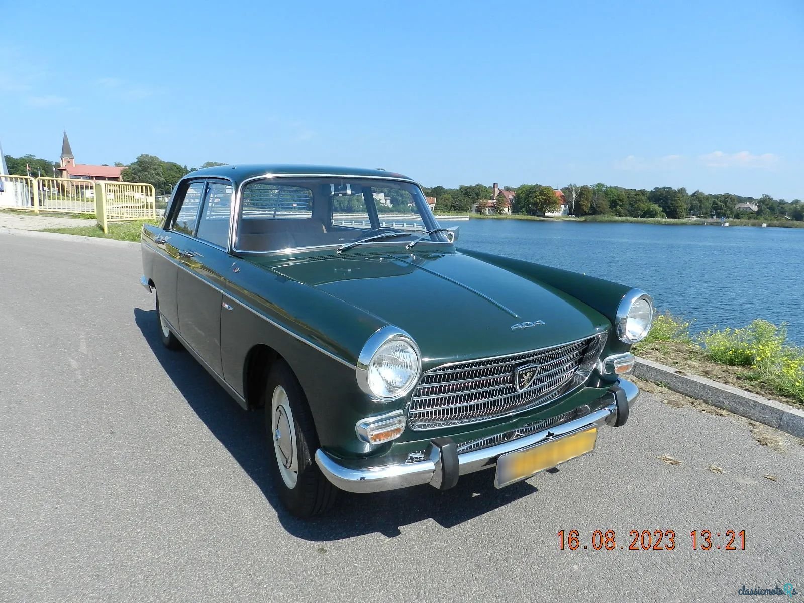 1967' Peugeot 404 photo #1