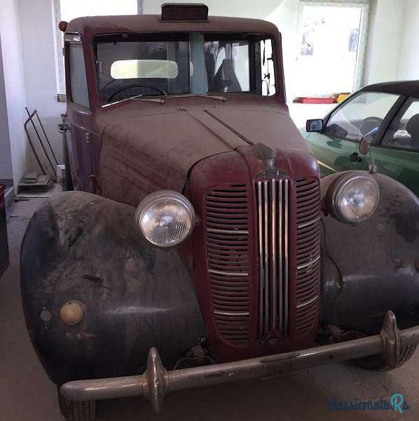 1947' Austin photo #3