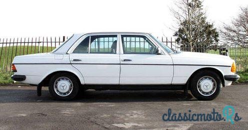 1982' Mercedes-Benz 230 E photo #5