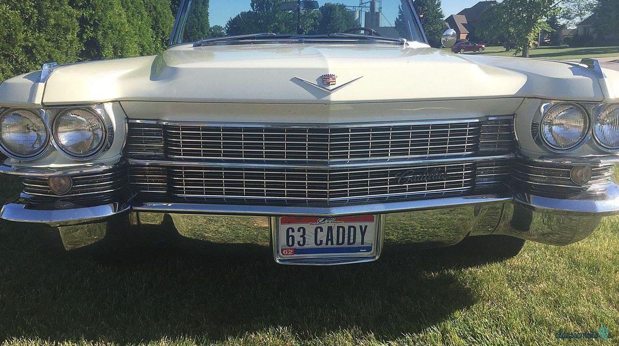 1963' Cadillac Series 62 photo #2