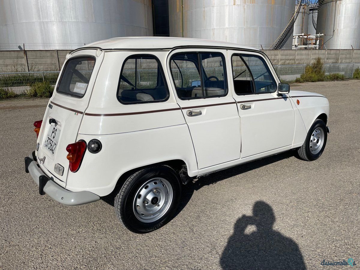 1989' Renault 4L photo #4