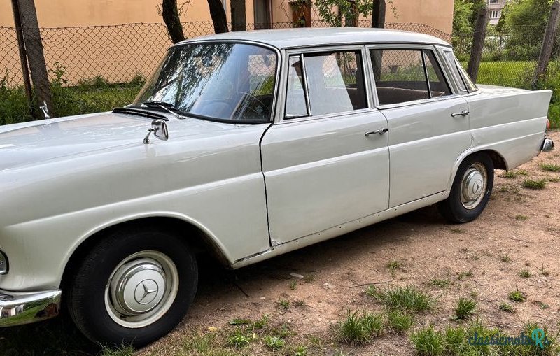 1967' Mercedes-Benz 200D photo #5