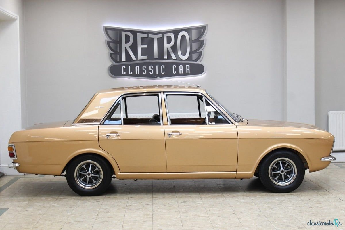 1970' Ford Cortina photo #5