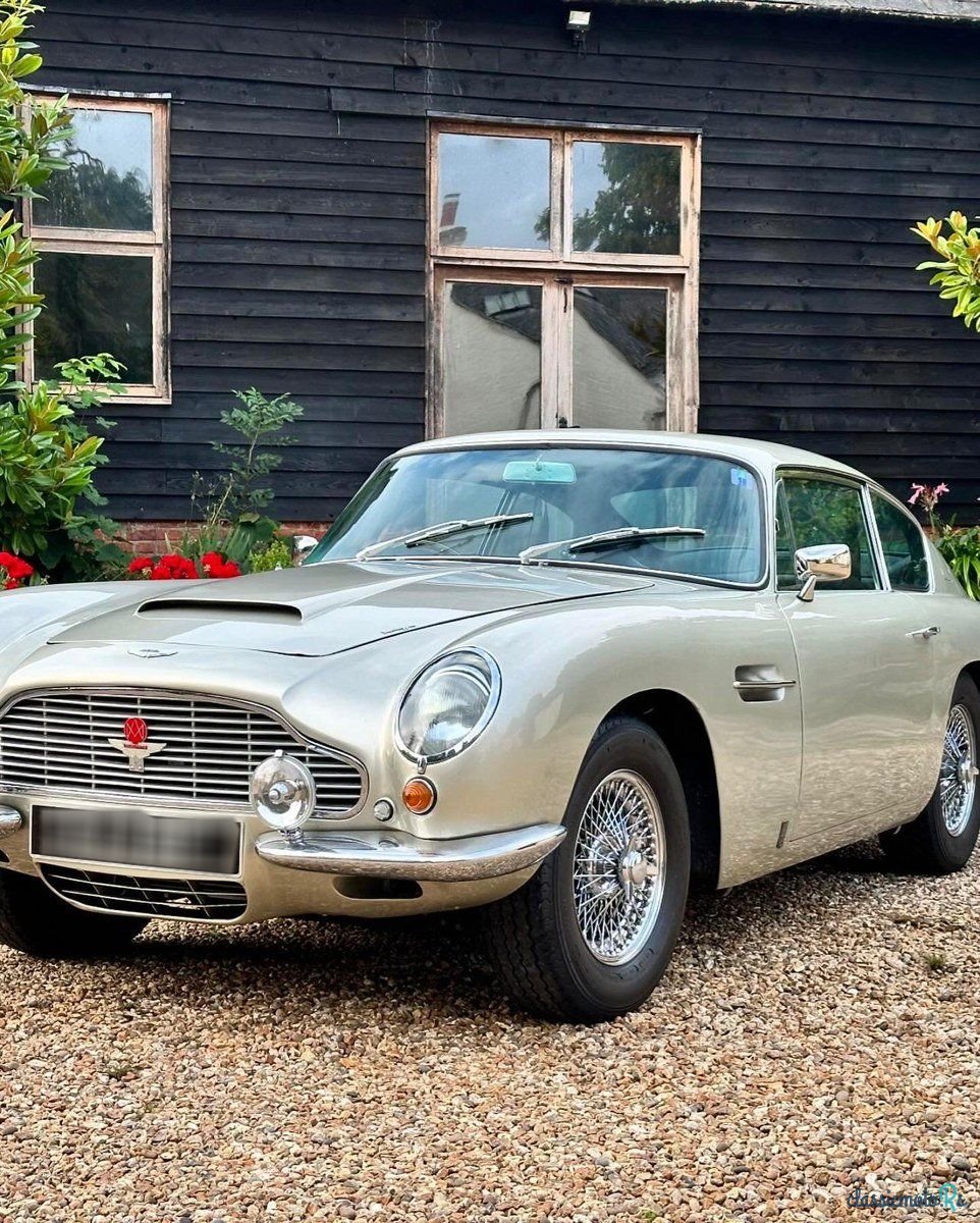 1968' Aston Martin DB6 photo #5