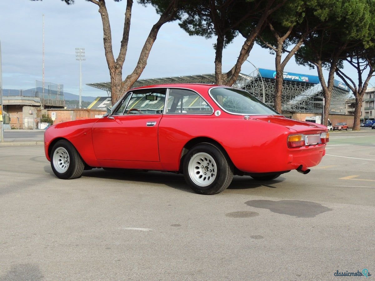 1973' Alfa Romeo GT photo #2