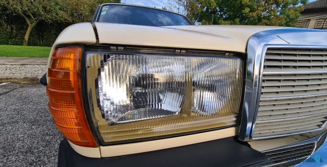 1979' Mercedes-Benz 240 photo #5