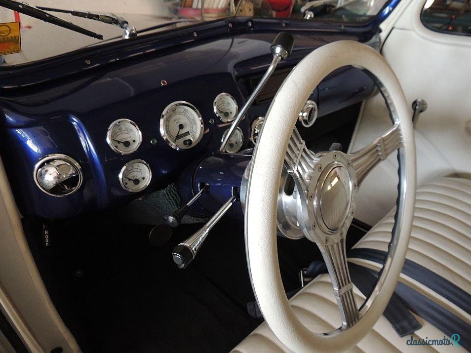 1940' Ford Deluxe photo #5