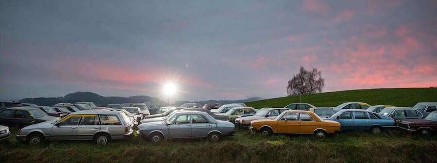 70 verlassene Oldtimer in der Schweiz: Parkplatz oder Schrottplatz?