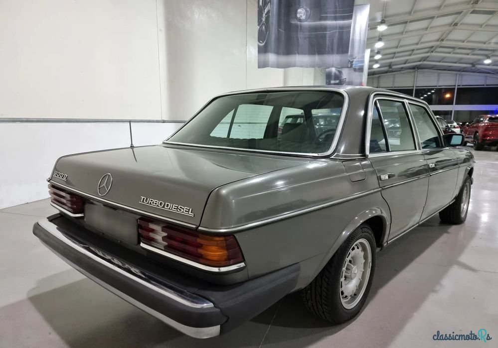 1982' Mercedes-Benz 300 D Turbo photo #4