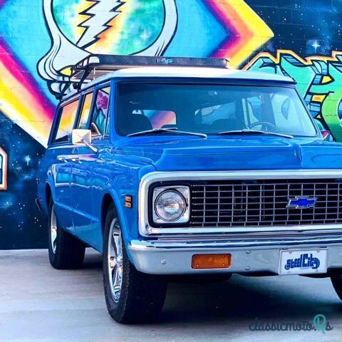 1972' Chevrolet Suburban photo #3