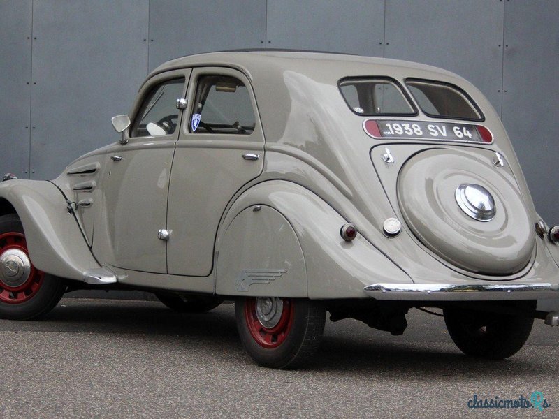 1938' Peugeot 402 photo #4