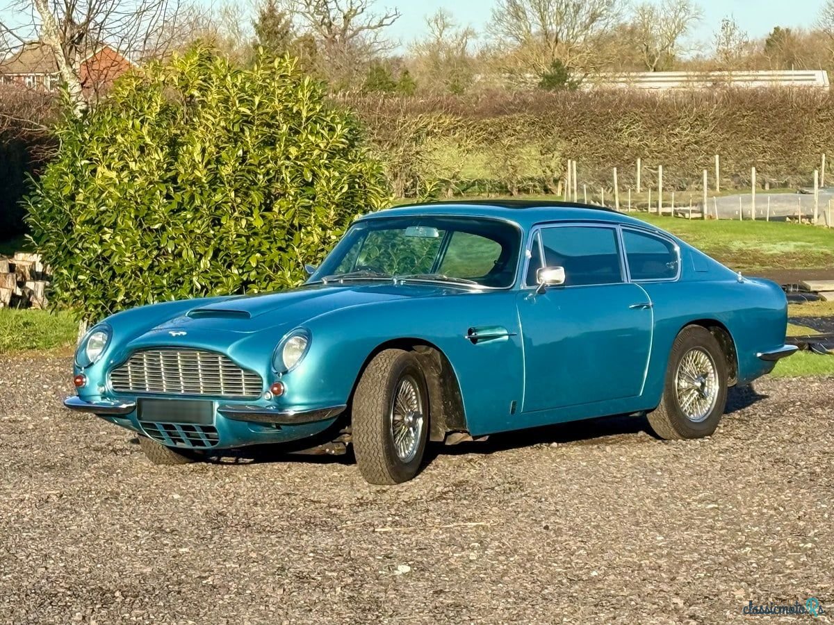 1969' Aston Martin DB6 photo #1
