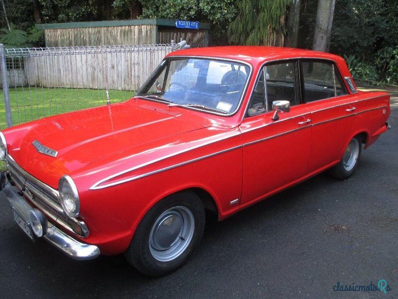 1965' Ford Cortina photo #1