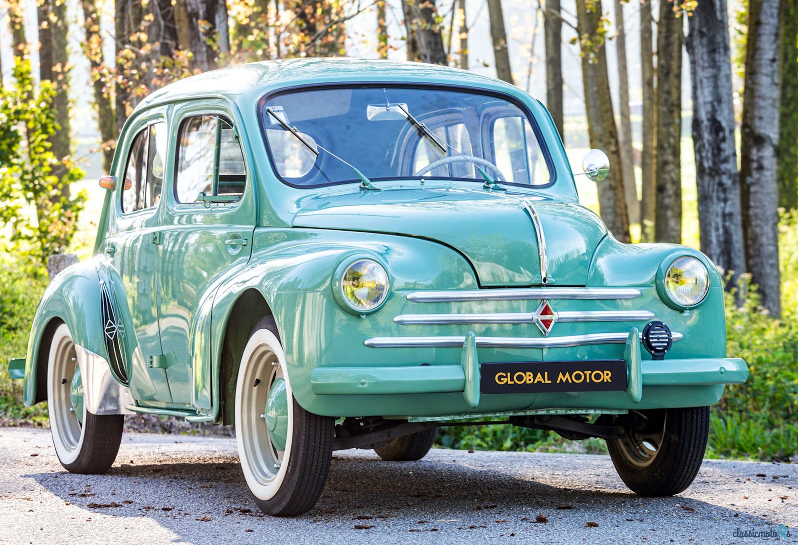 1957' Renault 4CV photo #2