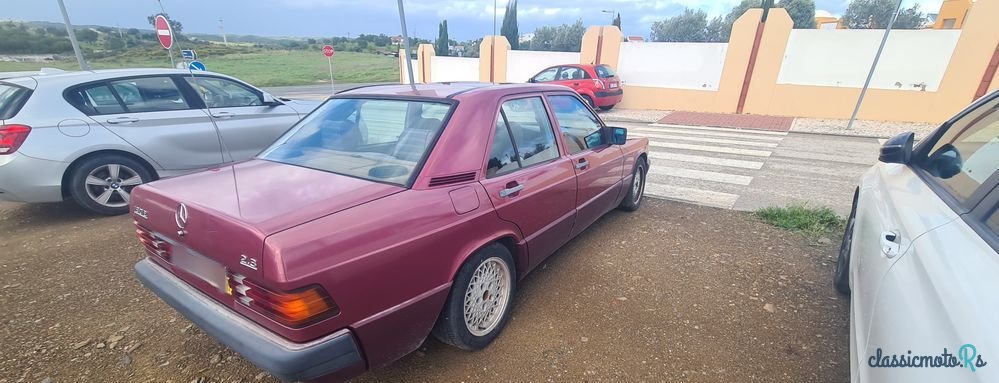 1988' Mercedes-Benz Classe E photo #3