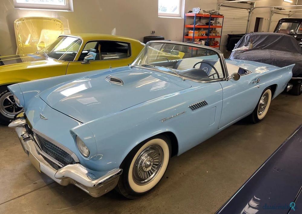 1957' Ford Thunderbird photo #4
