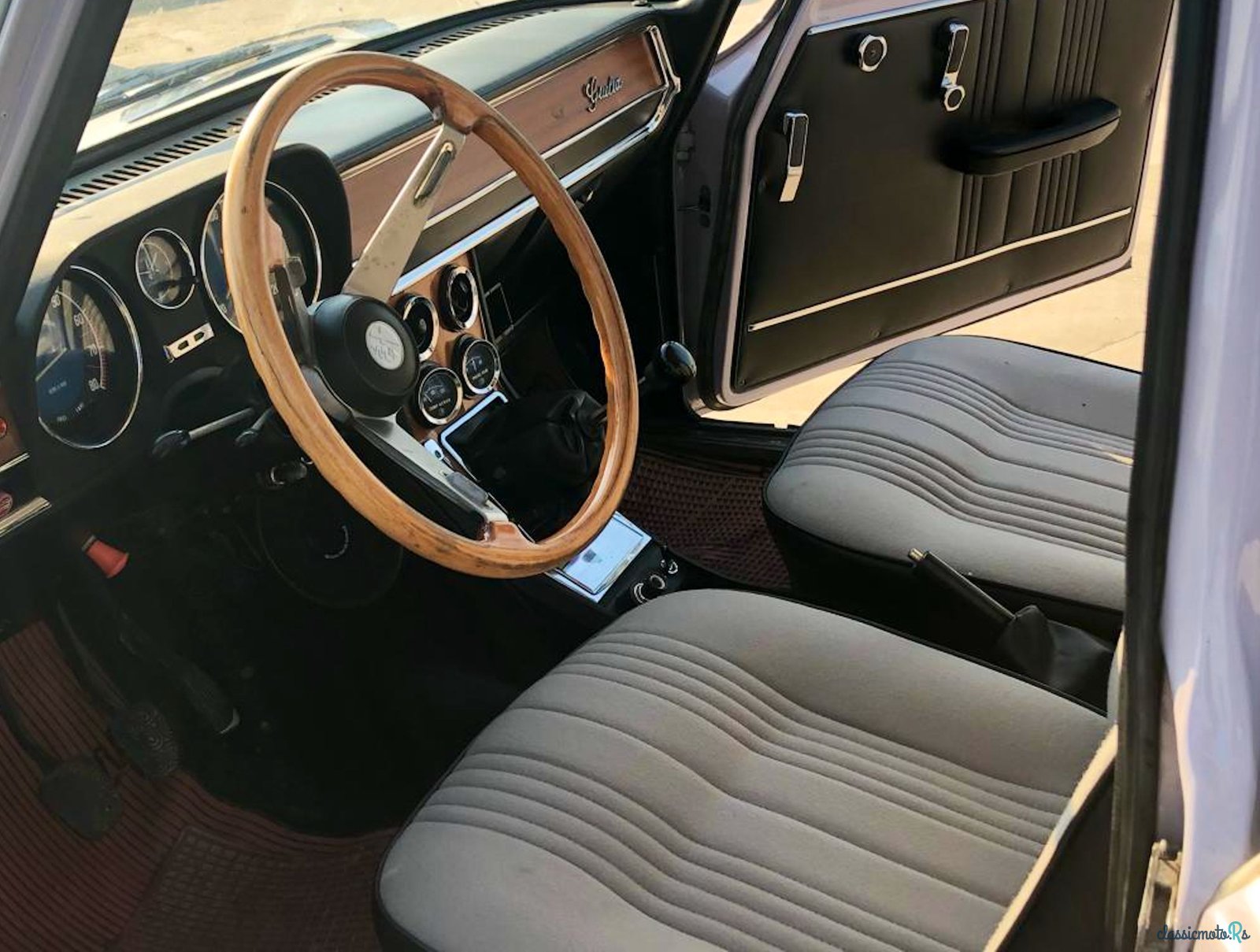 1974' Alfa Romeo Giulia photo #5