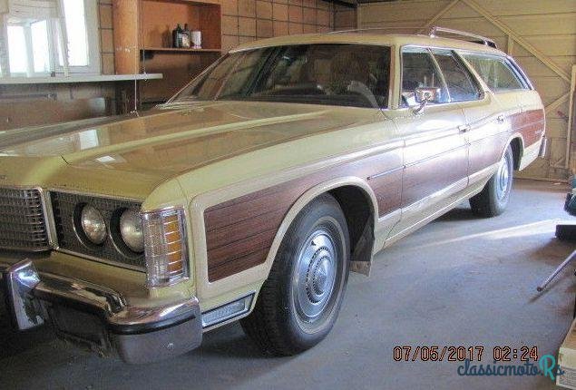 1974' Ford Ltd Country Squire photo #1