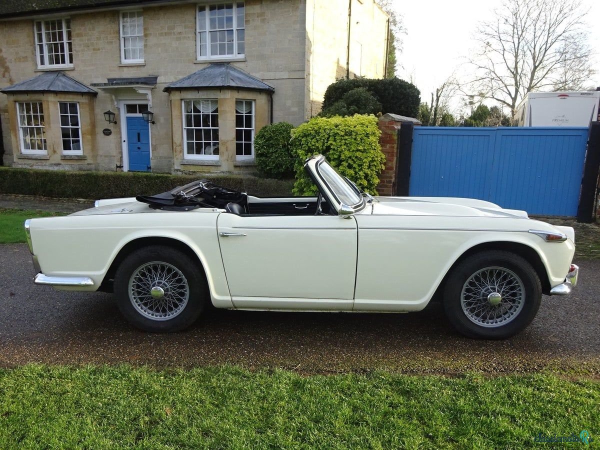 1966' Triumph TR4 photo #3