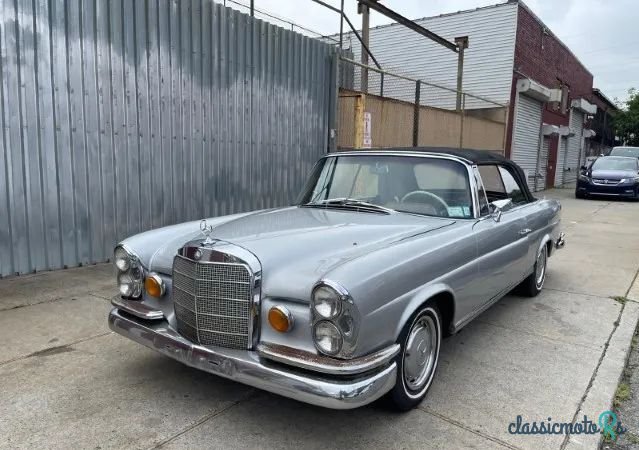 1965' Mercedes-Benz 220SE W111 photo #3