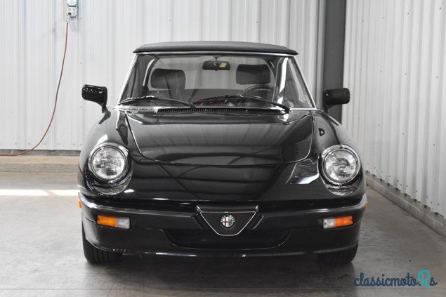1990' Alfa Romeo Spider photo #2