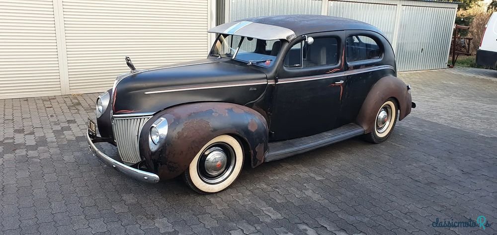 1940' Ford Deluxe photo #2