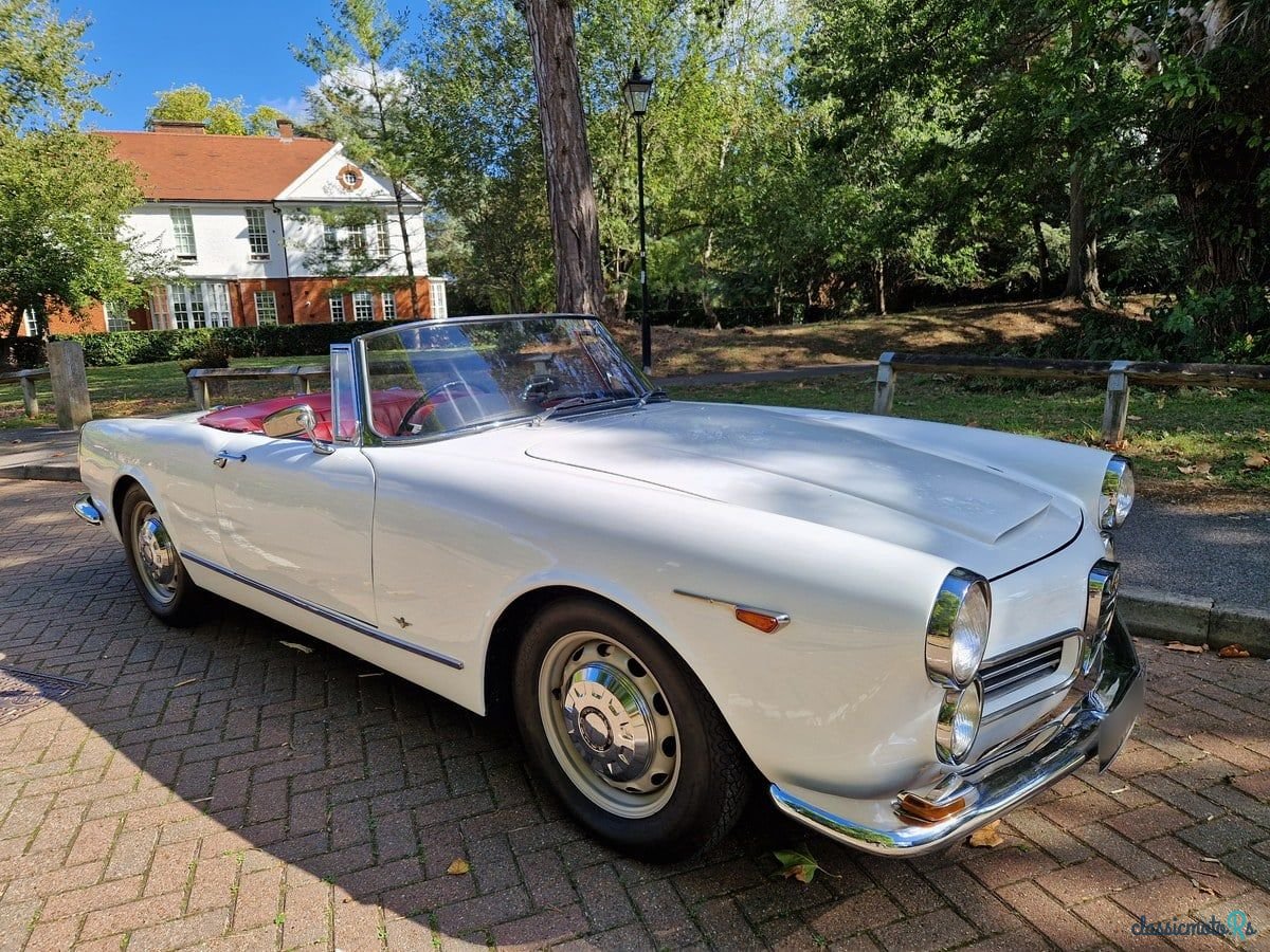 1963' Alfa Romeo 2600 Spider photo #1
