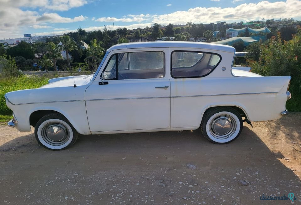 1967' Ford Anglia photo #1