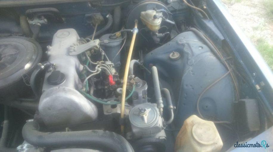 1983' Mercedes-Benz E-Class 220 photo #1