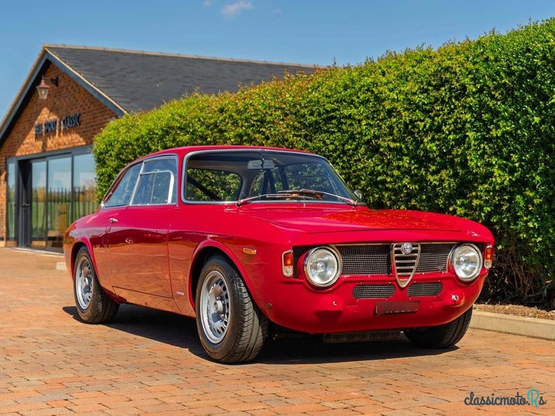 1969' Alfa Romeo Giulia photo #3