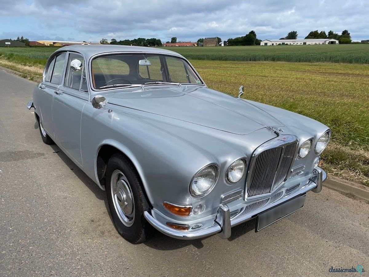 1968' Jaguar 420 photo #1