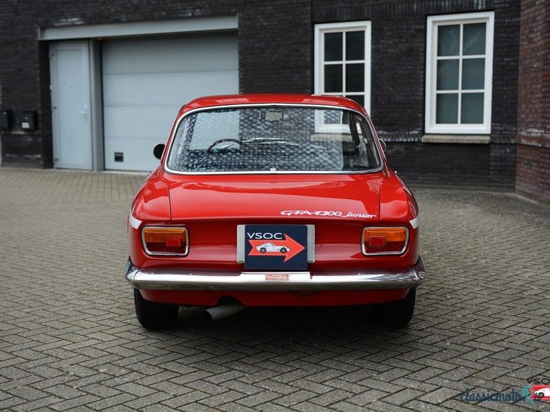 1968' Alfa Romeo Giulia photo #3